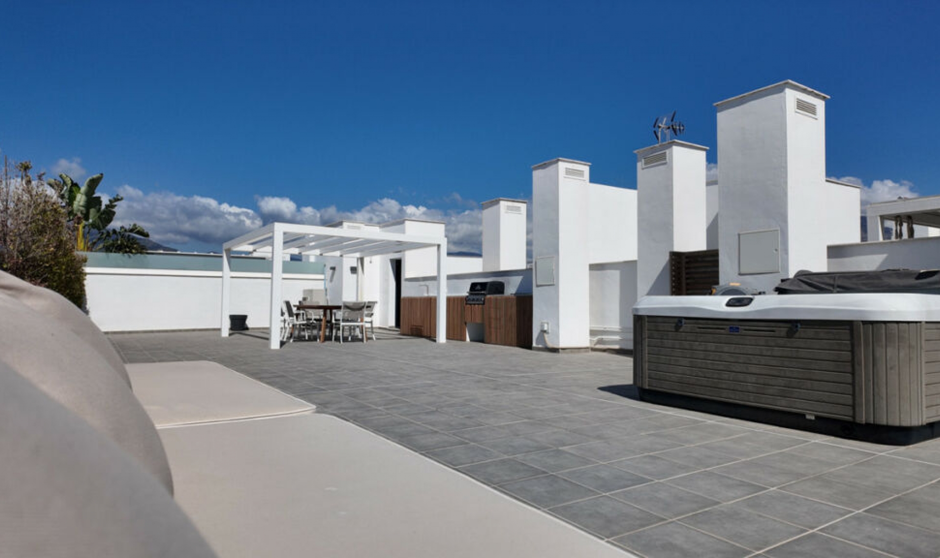 Resale - Apartment -
San Pedro de Alcántara