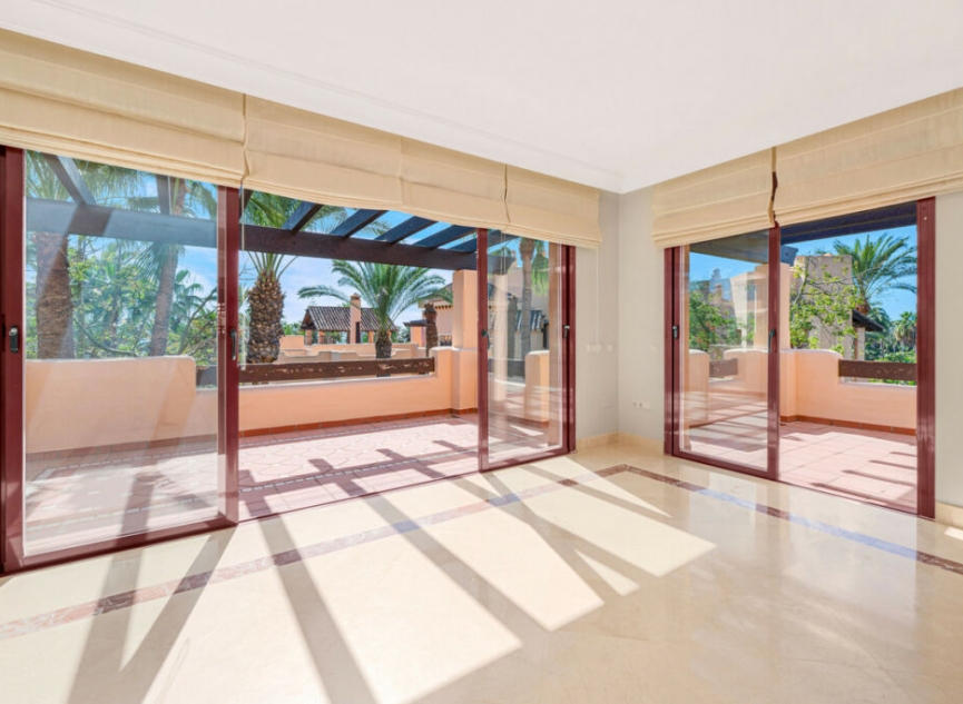 Resale - Apartment -
San Pedro de Alcántara