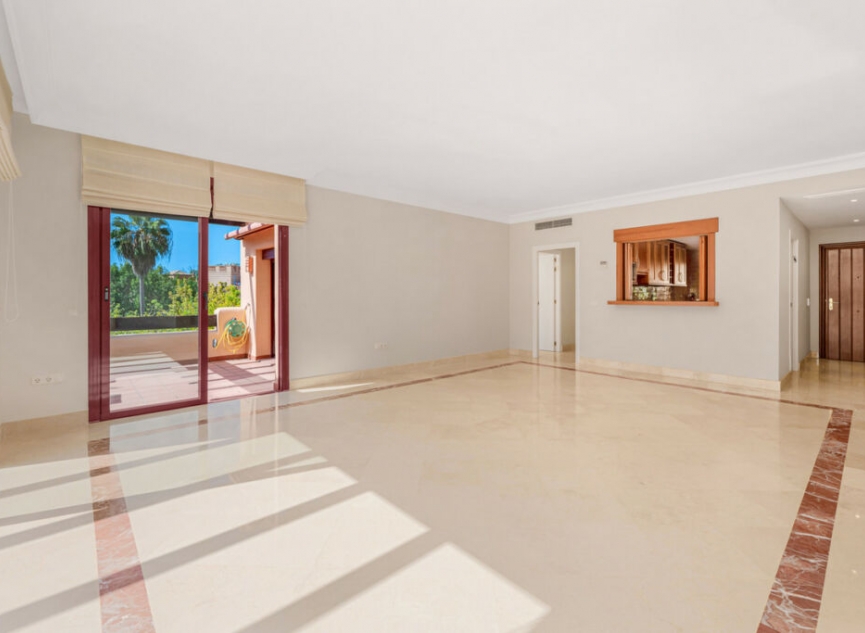 Resale - Apartment -
San Pedro de Alcántara