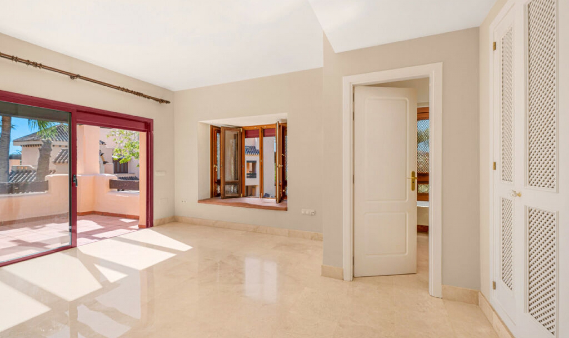 Resale - Apartment -
San Pedro de Alcántara