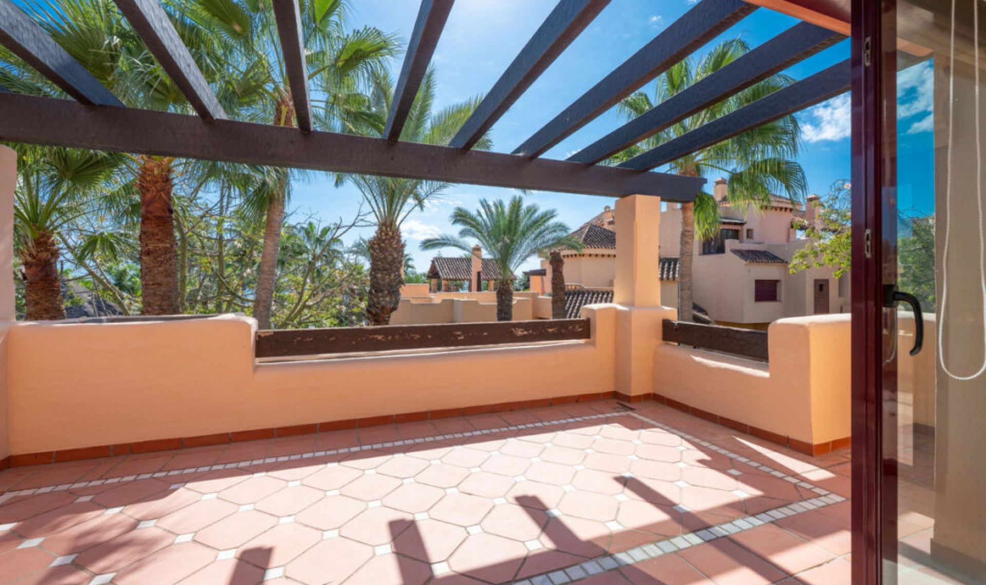 Resale - Apartment -
San Pedro de Alcántara