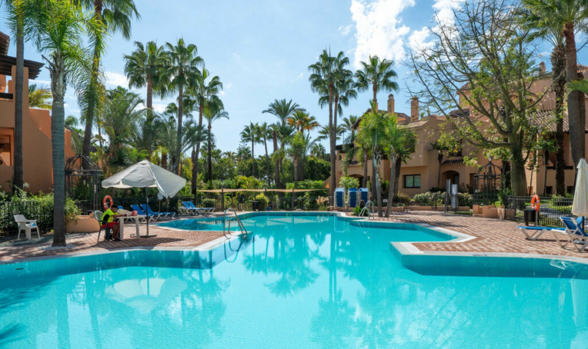 Resale - Apartment -
San Pedro de Alcántara