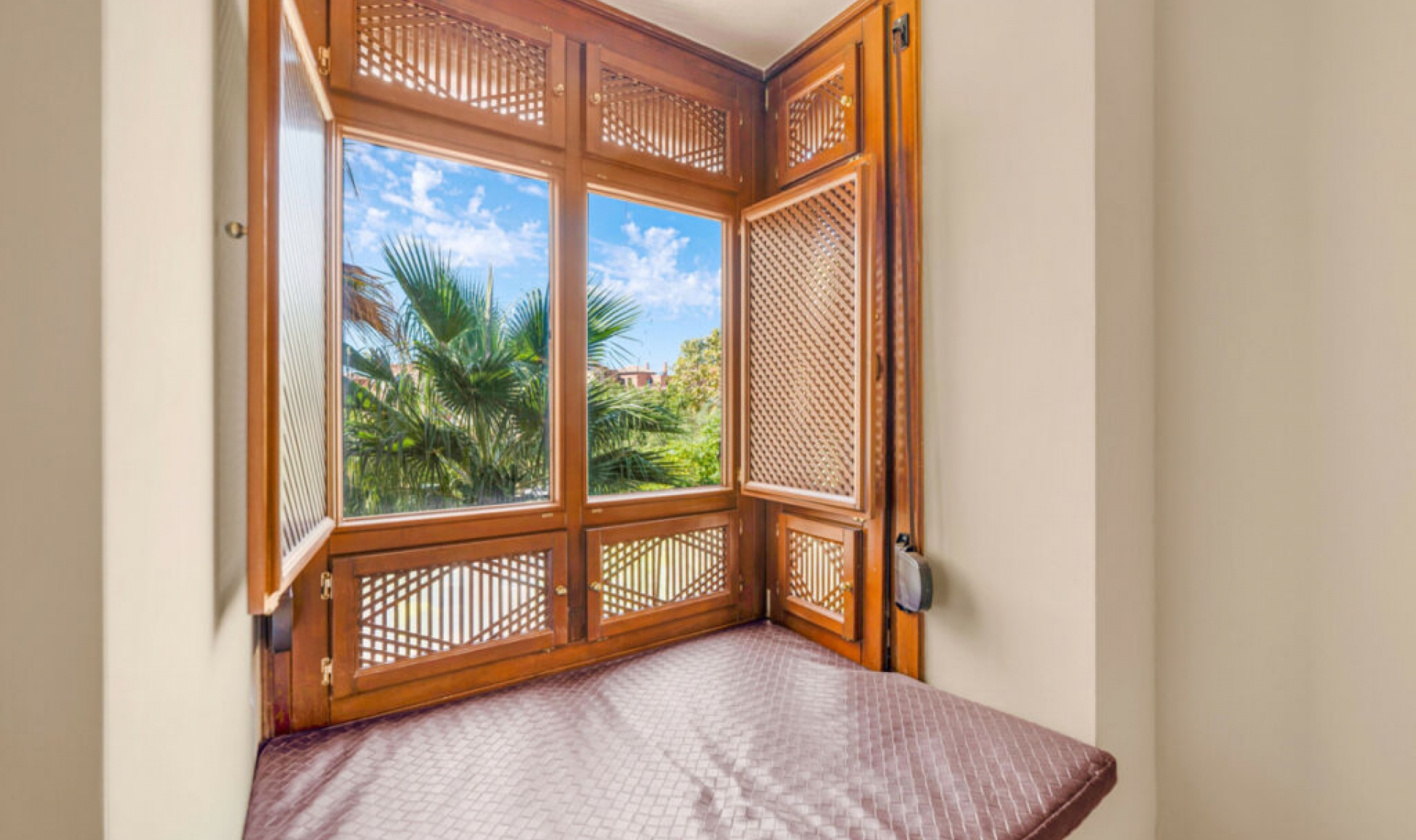 Resale - Apartment -
San Pedro de Alcántara