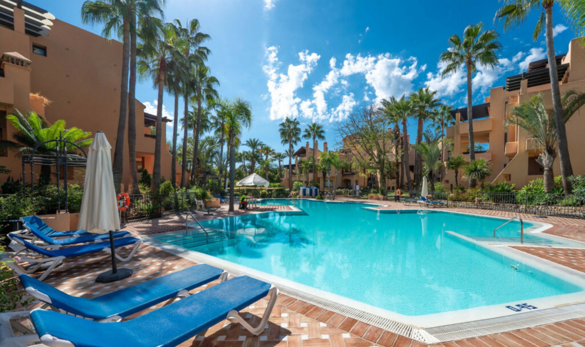 Resale - Apartment -
San Pedro de Alcántara