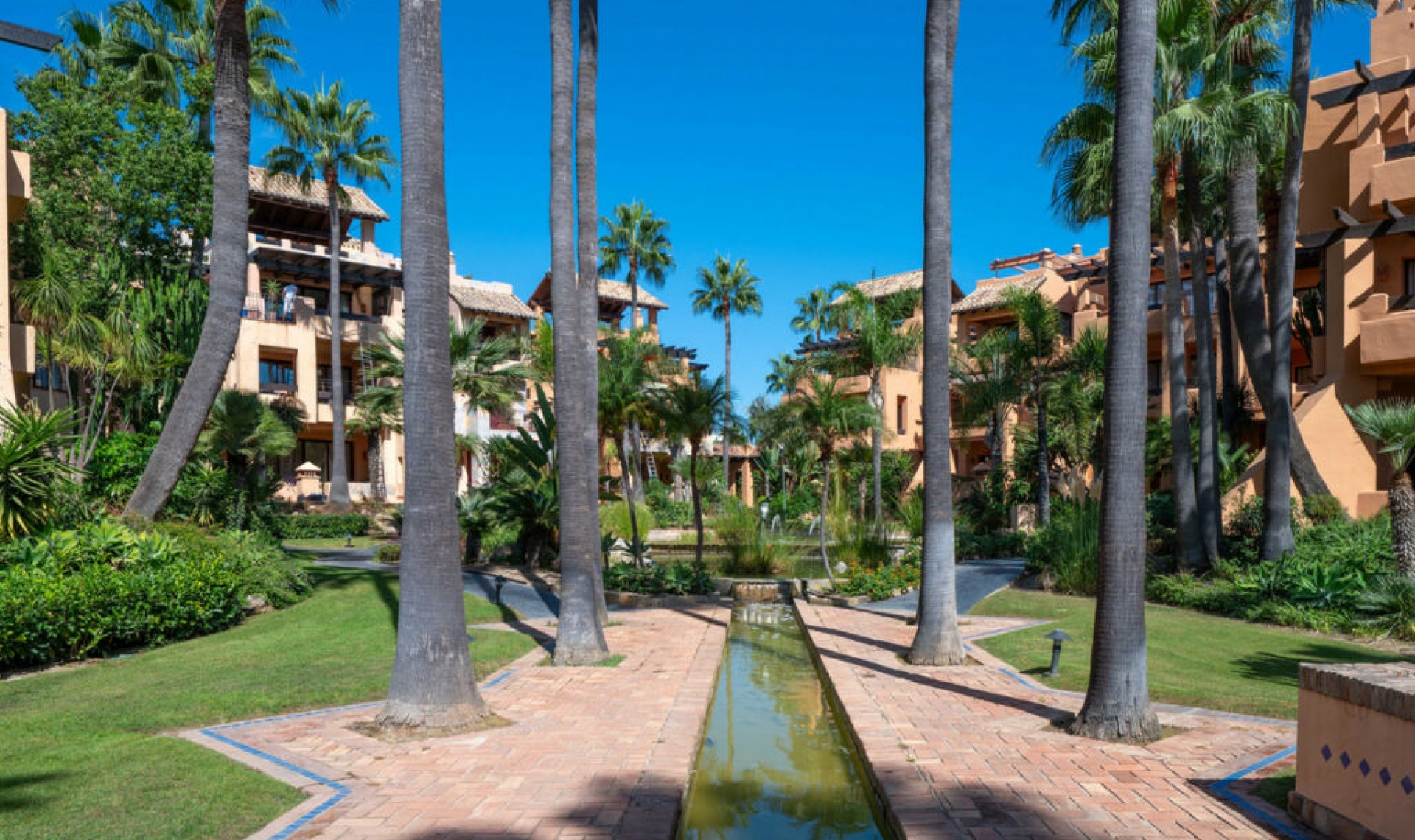 Resale - Apartment -
San Pedro de Alcántara