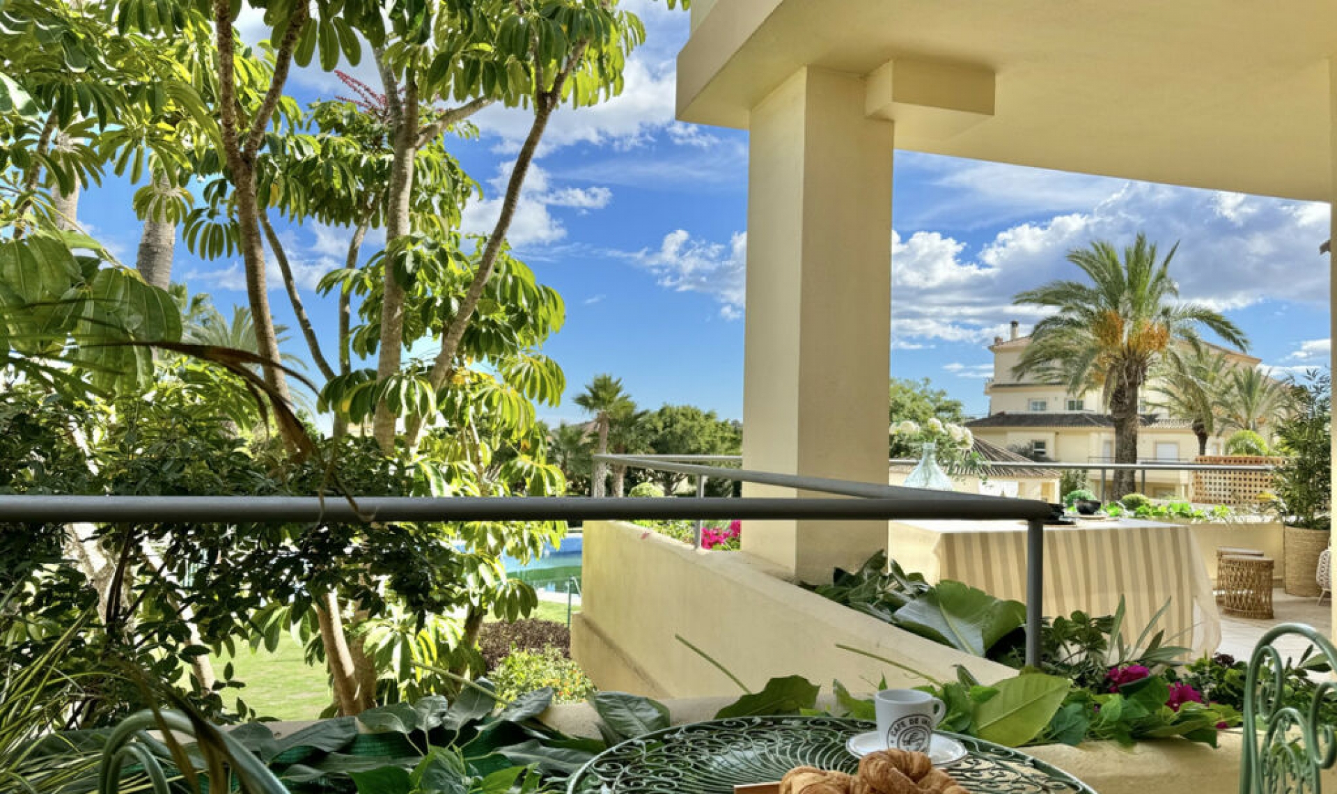 Resale - Apartment -
San Roque Club