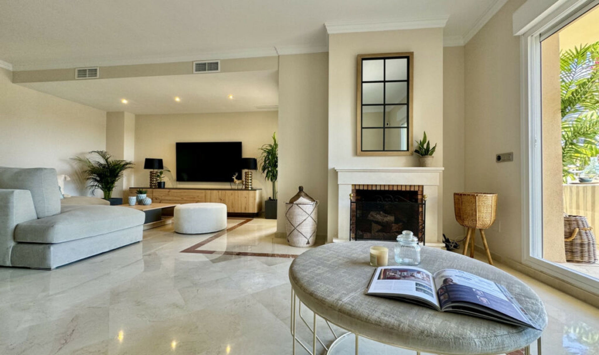 Resale - Apartment -
San Roque Club