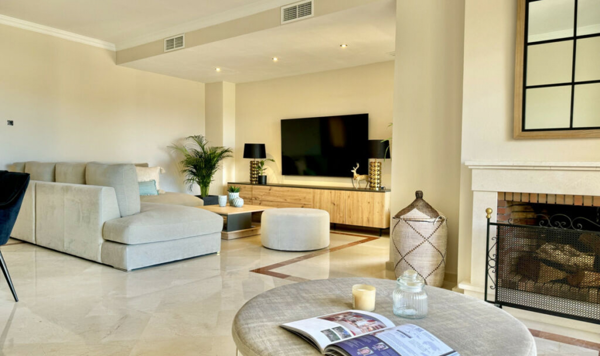 Resale - Apartment -
San Roque Club