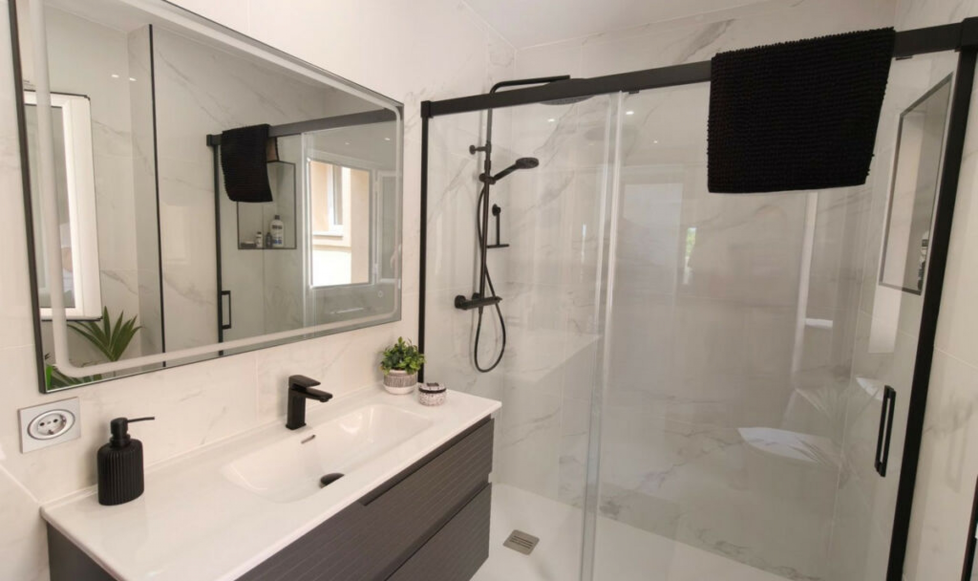 Resale - Apartment -
San Roque Club