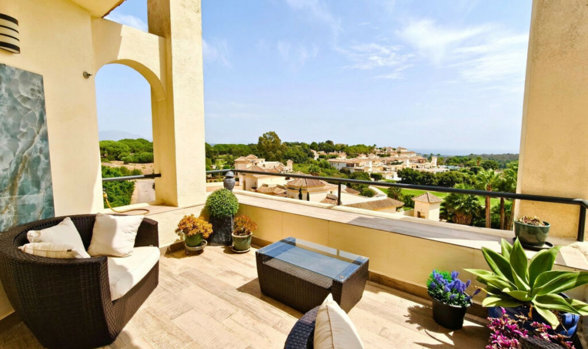 Resale - Apartment -
San Roque Club