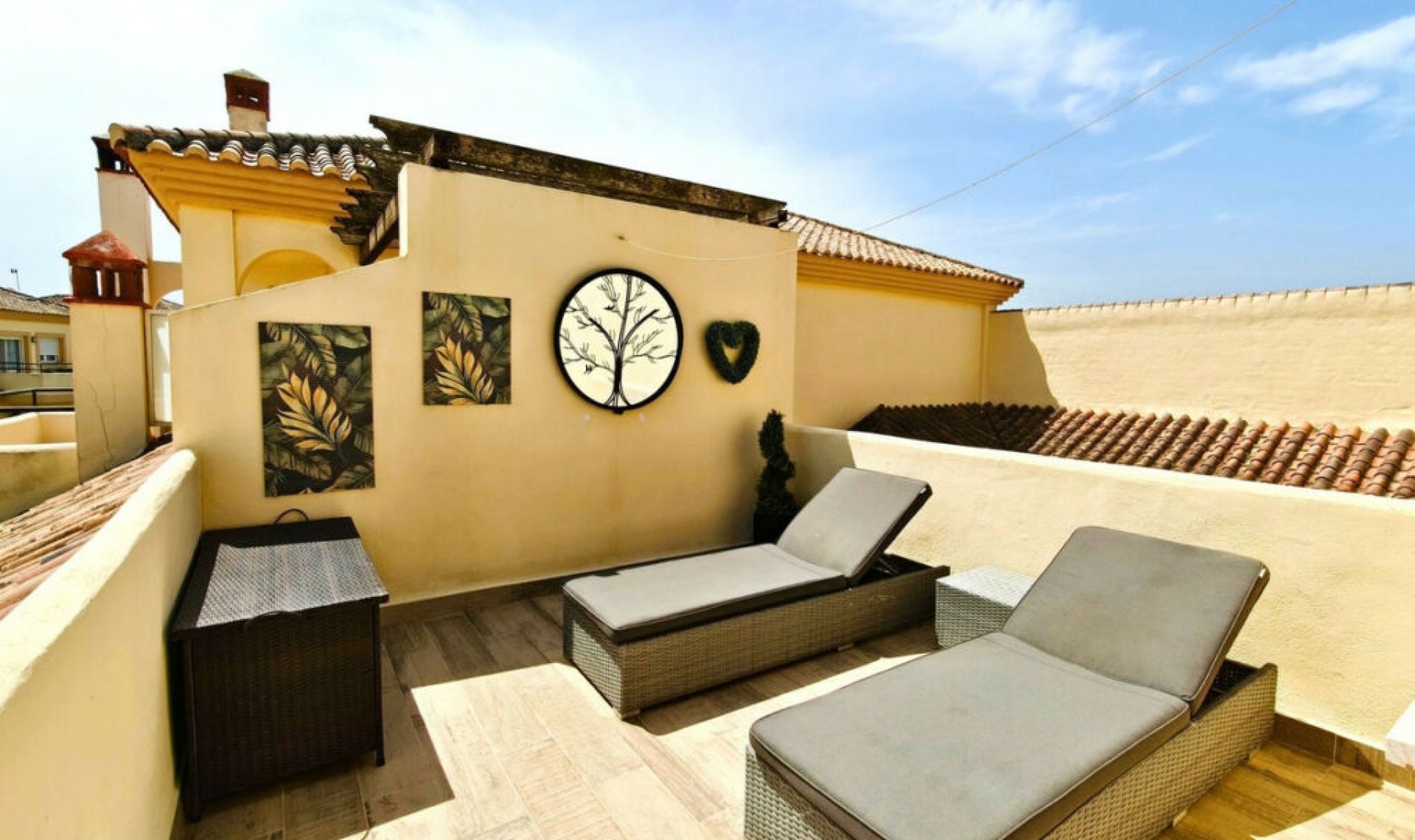 Resale - Apartment -
San Roque Club