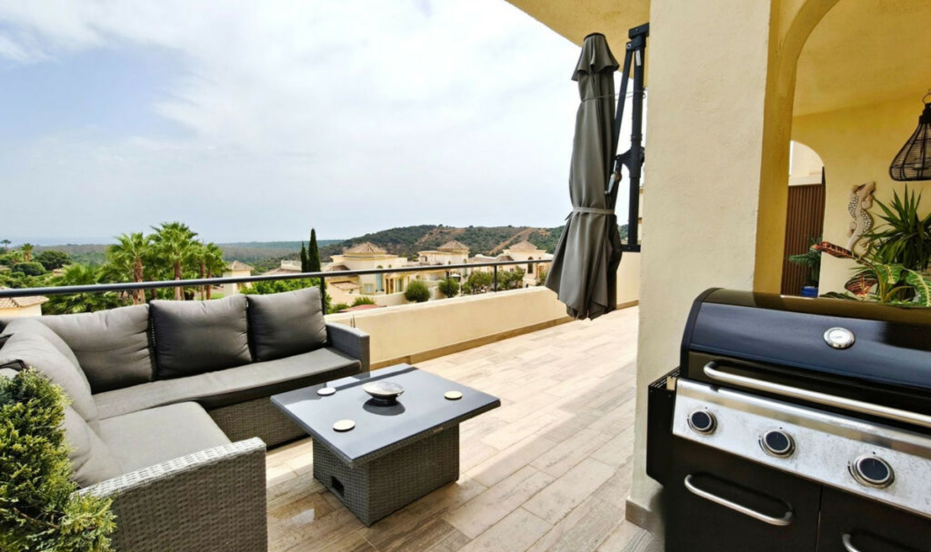 Resale - Apartment -
San Roque Club
