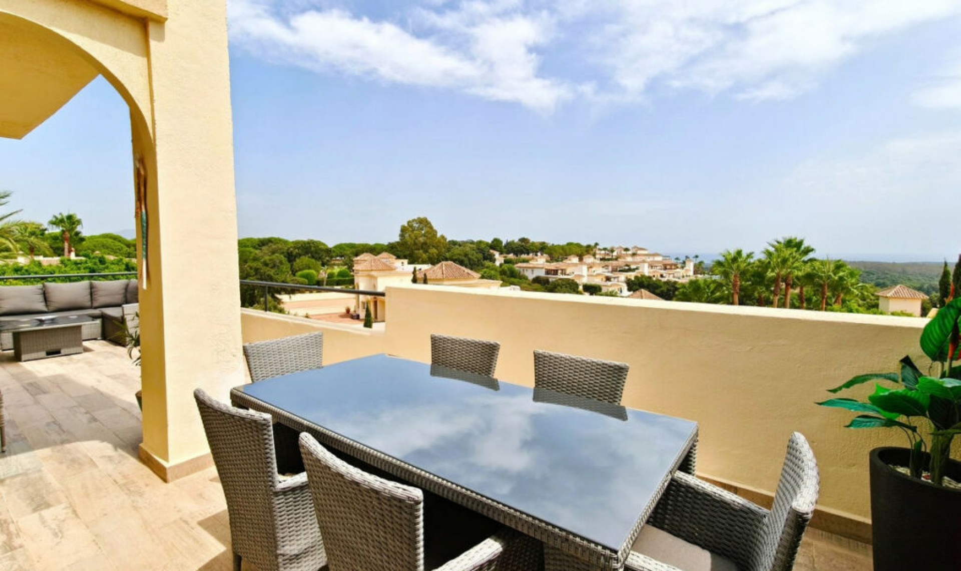 Resale - Apartment -
San Roque Club