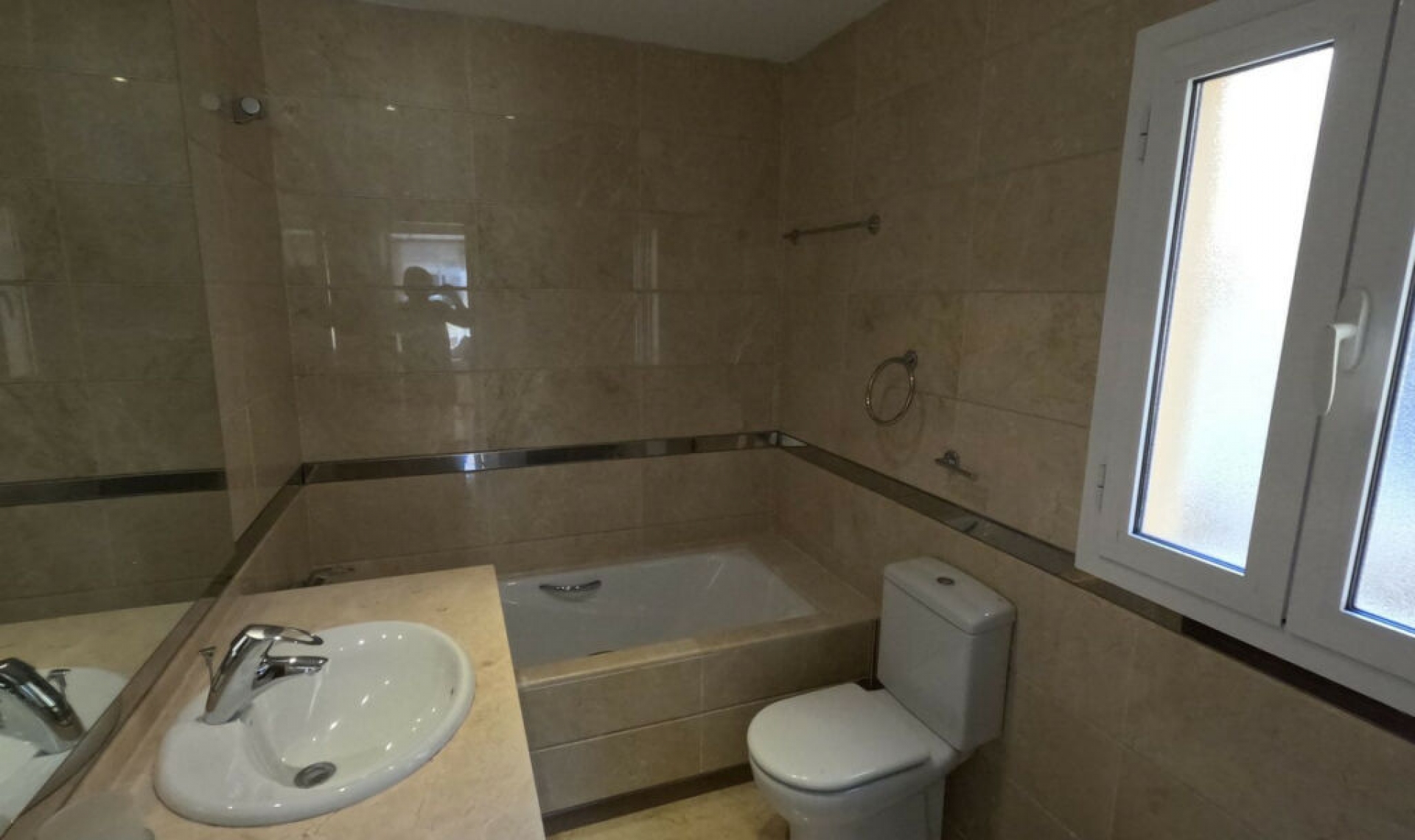 Resale - Apartment -
San Roque