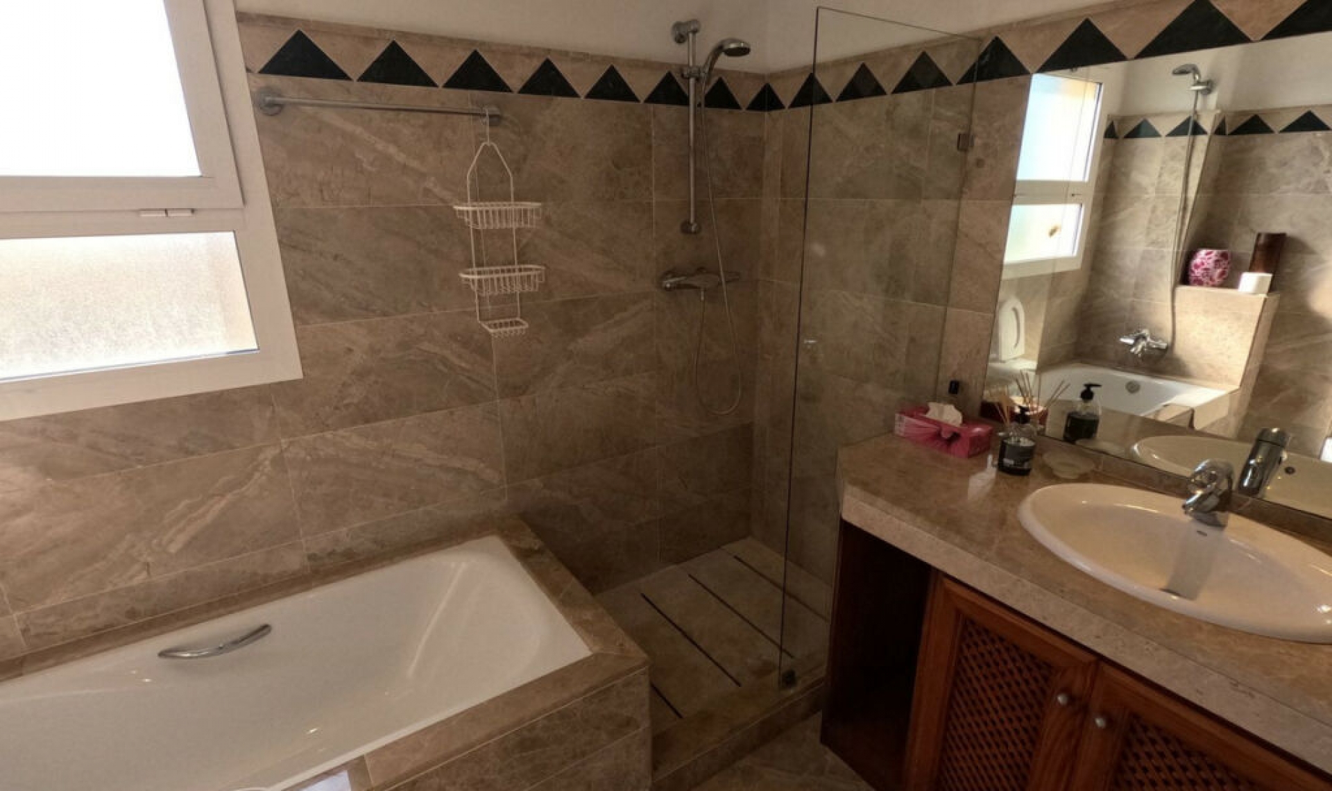 Resale - Apartment -
San Roque