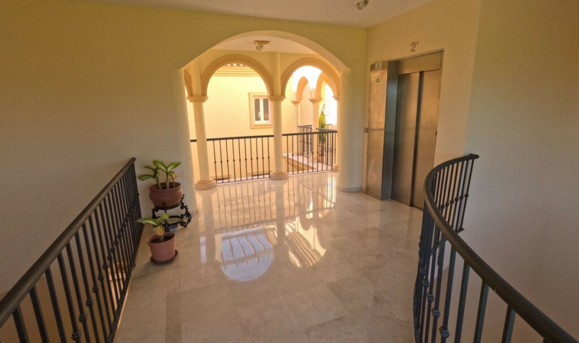Resale - Apartment -
San Roque