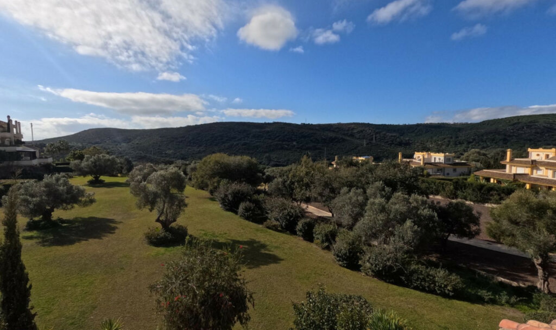 Resale - Apartment -
San Roque