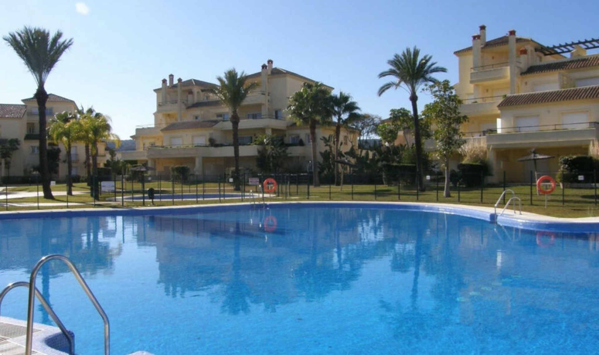 Resale - Apartment -
San Roque