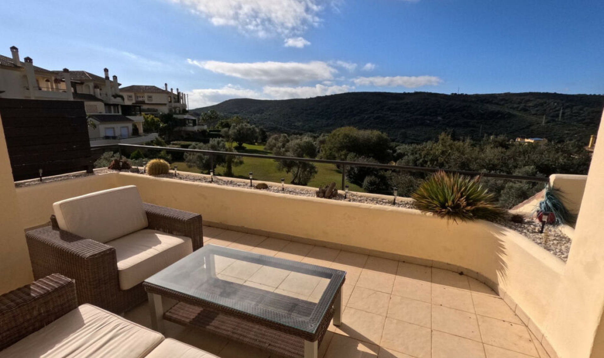 Resale - Apartment -
San Roque