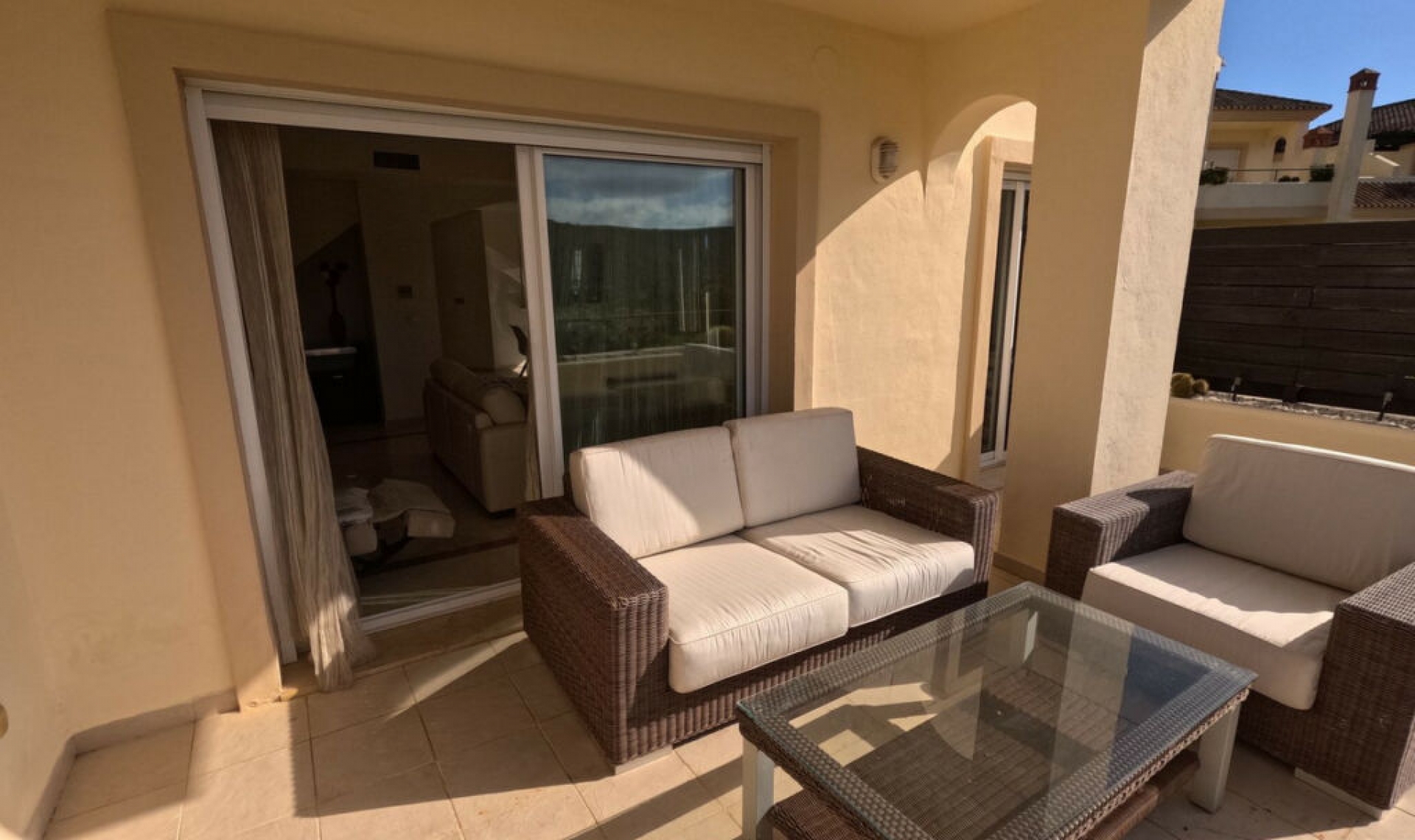 Resale - Apartment -
San Roque