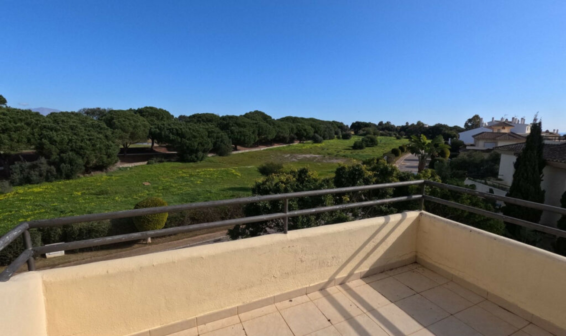 Resale - Apartment -
San Roque