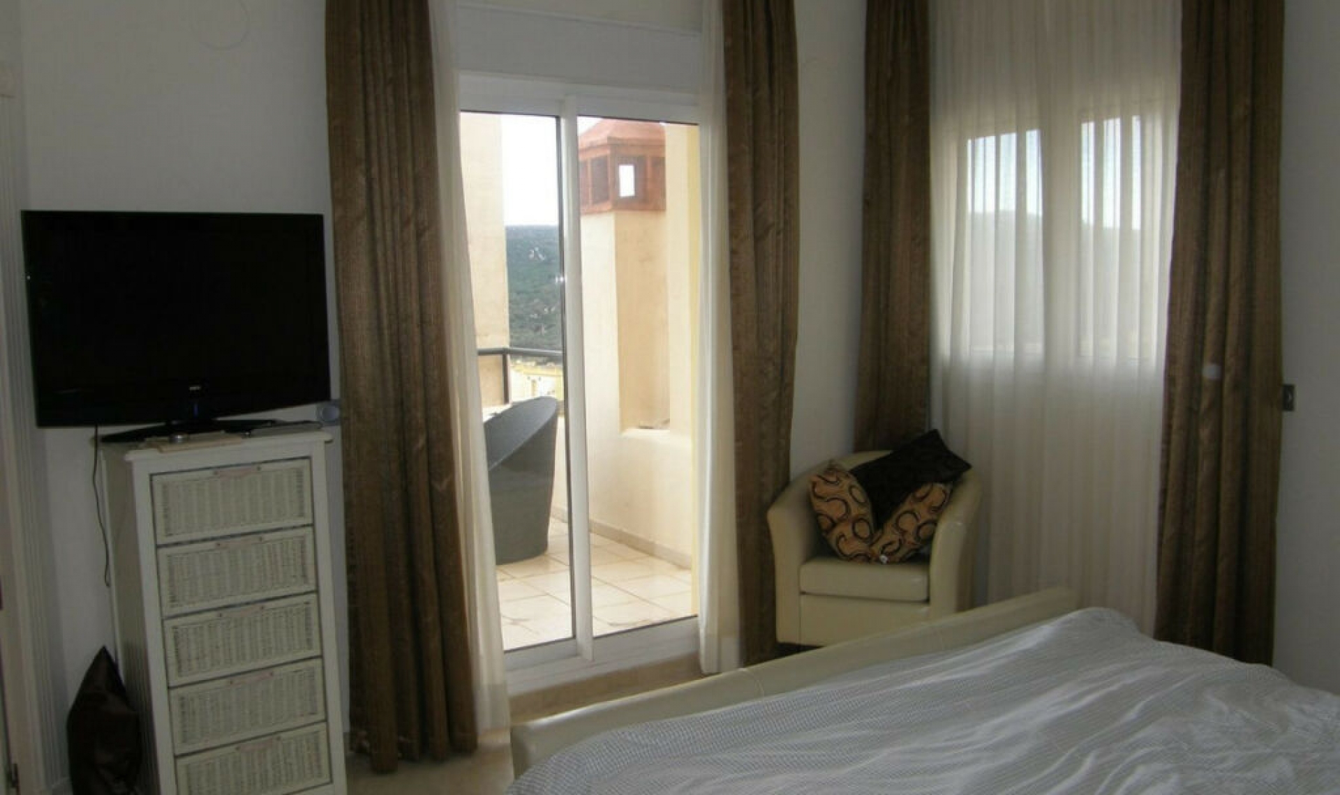 Resale - Apartment -
San Roque