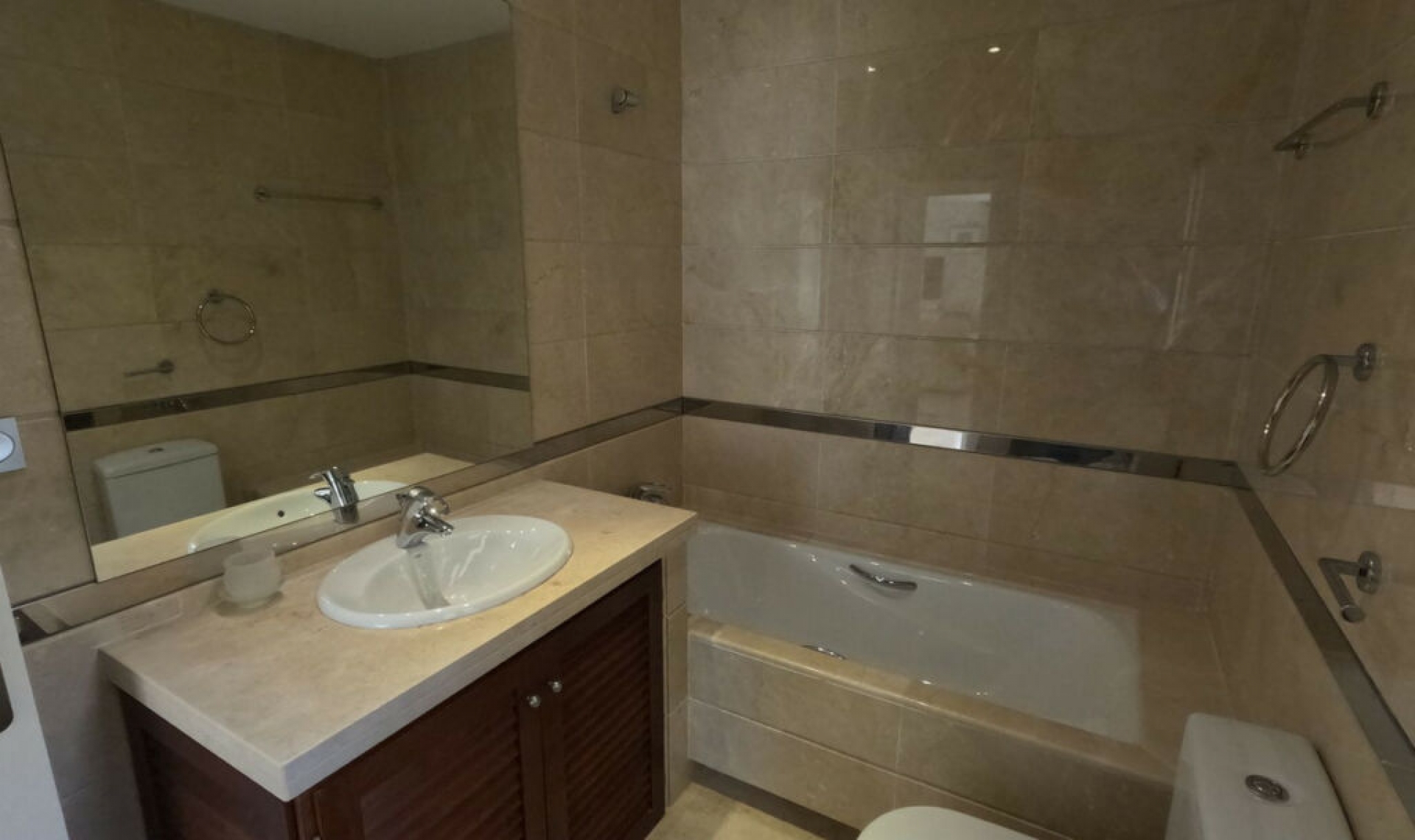 Resale - Apartment -
San Roque