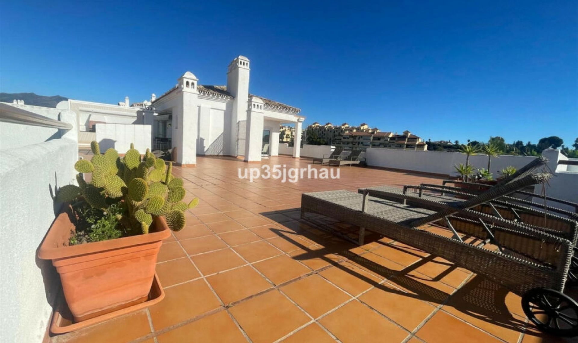 Resale - Apartment -
Selwo