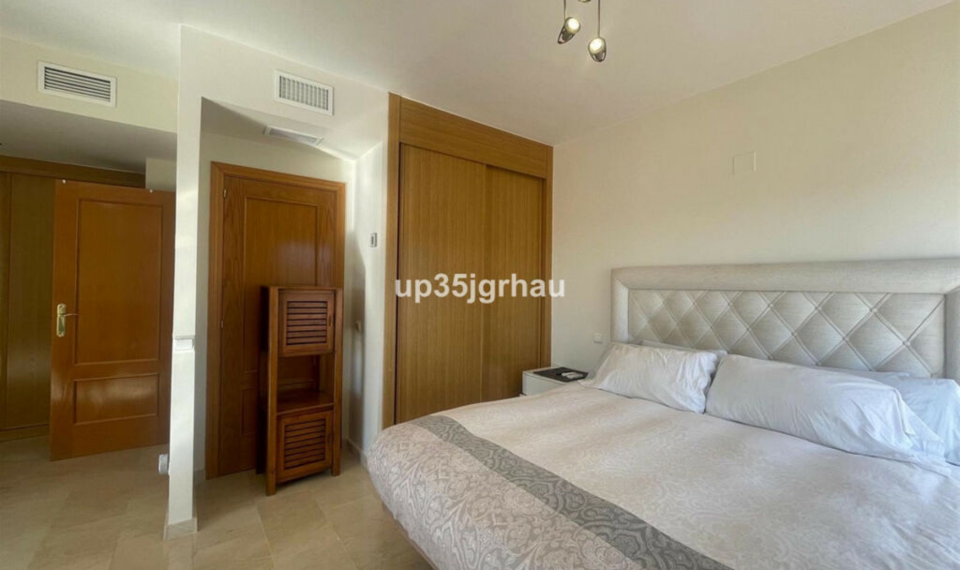 Resale - Apartment -
Selwo