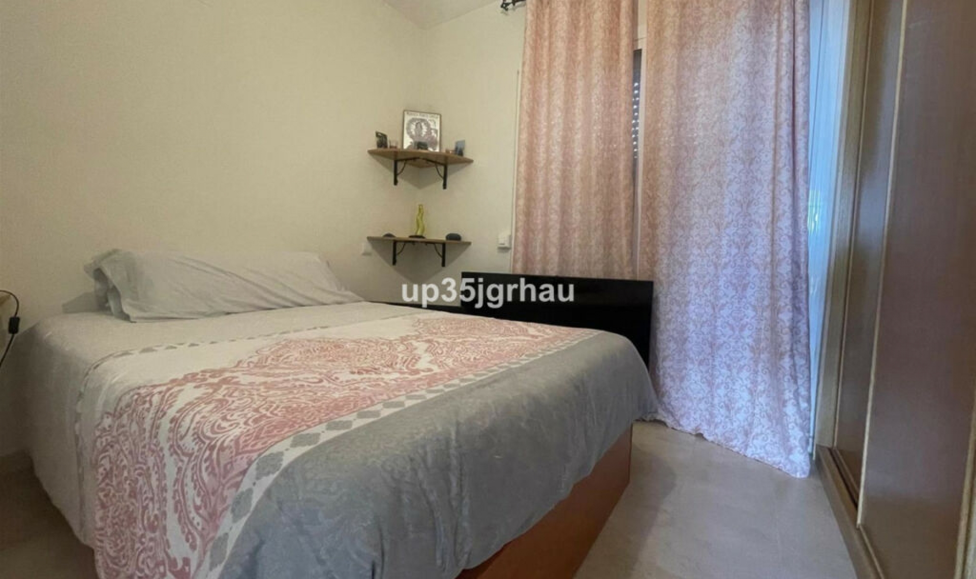 Resale - Apartment -
Selwo