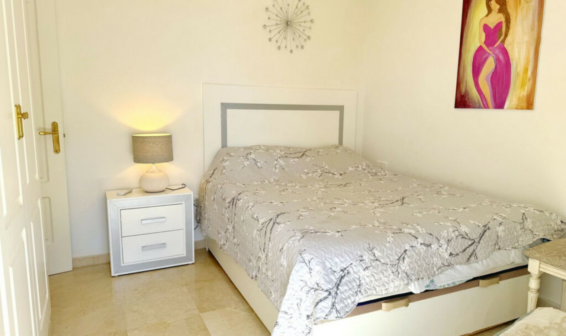 Resale - Apartment -
Selwo