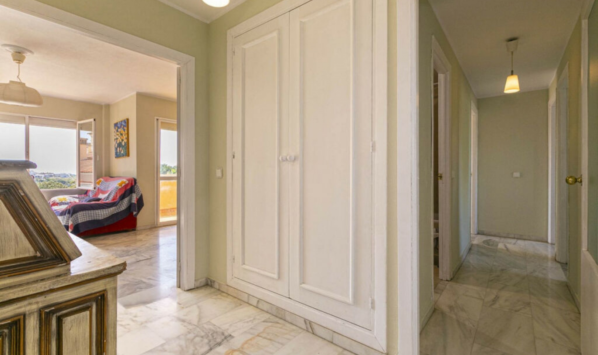 Resale - Apartment -
Selwo