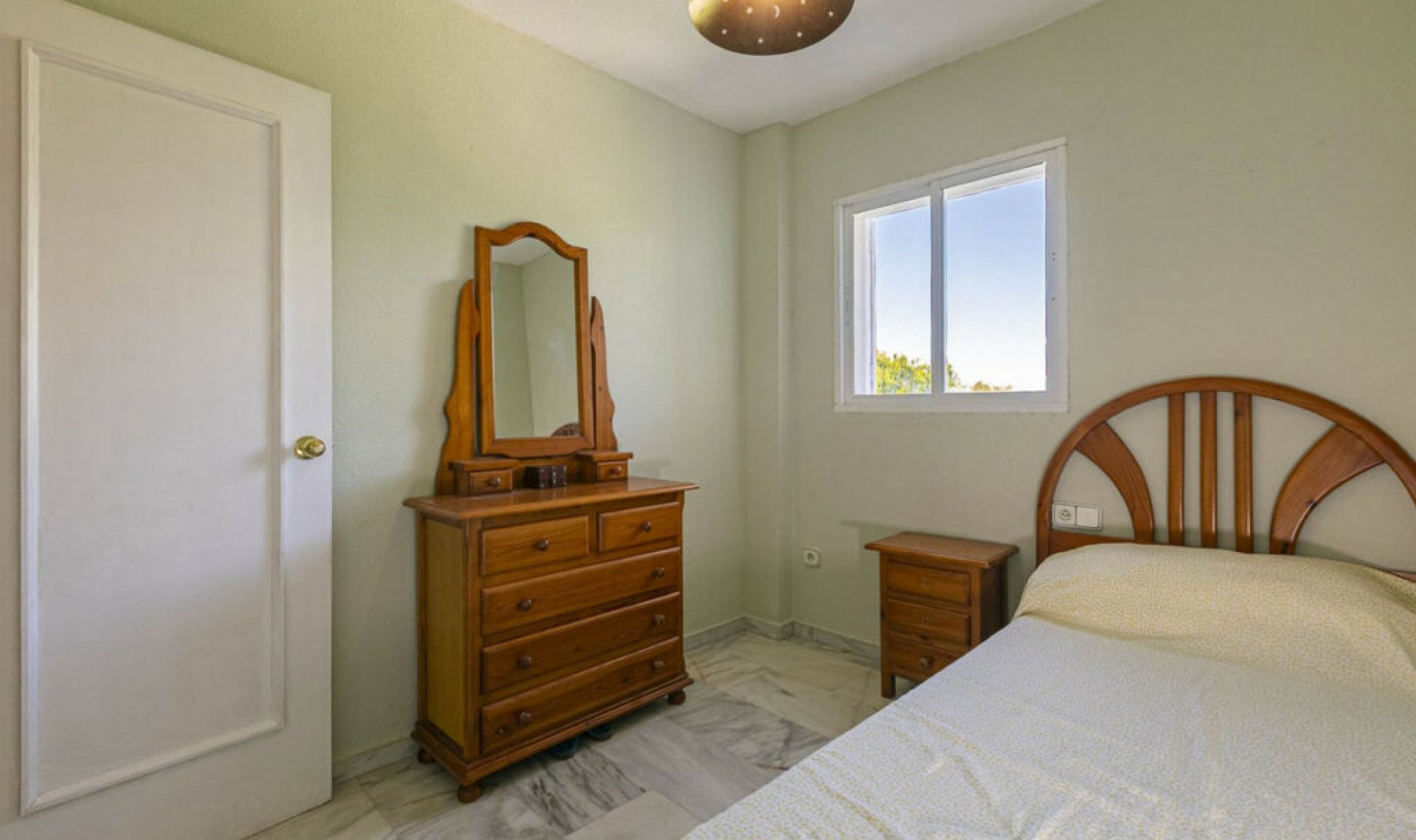 Resale - Apartment -
Selwo