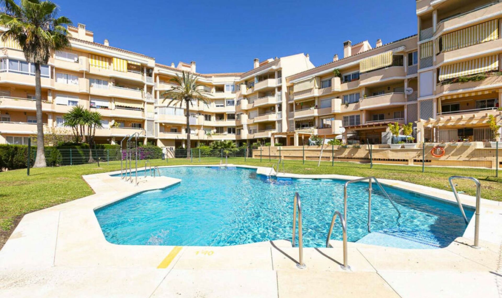Resale - Apartment -
Selwo