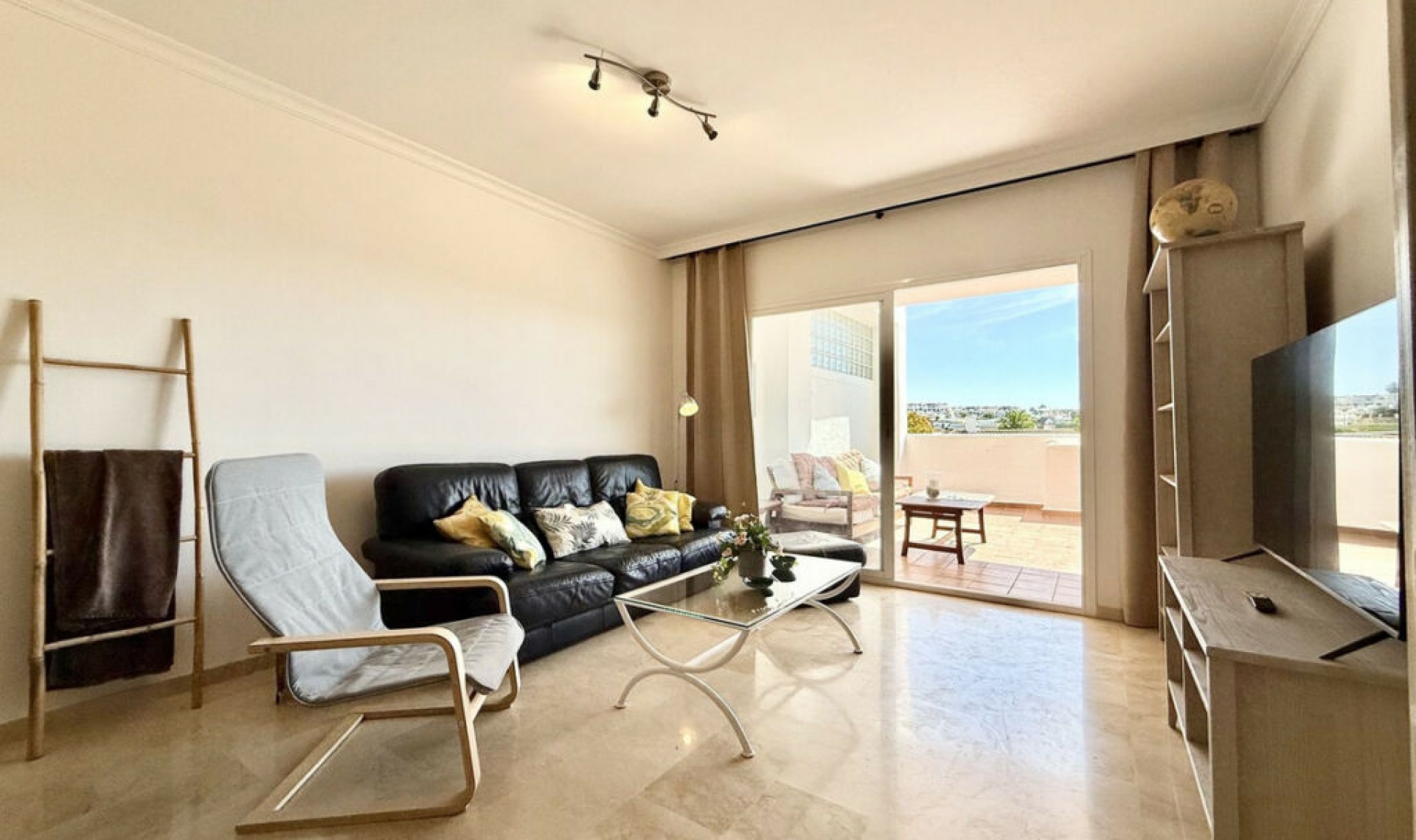 Resale - Apartment -
Selwo