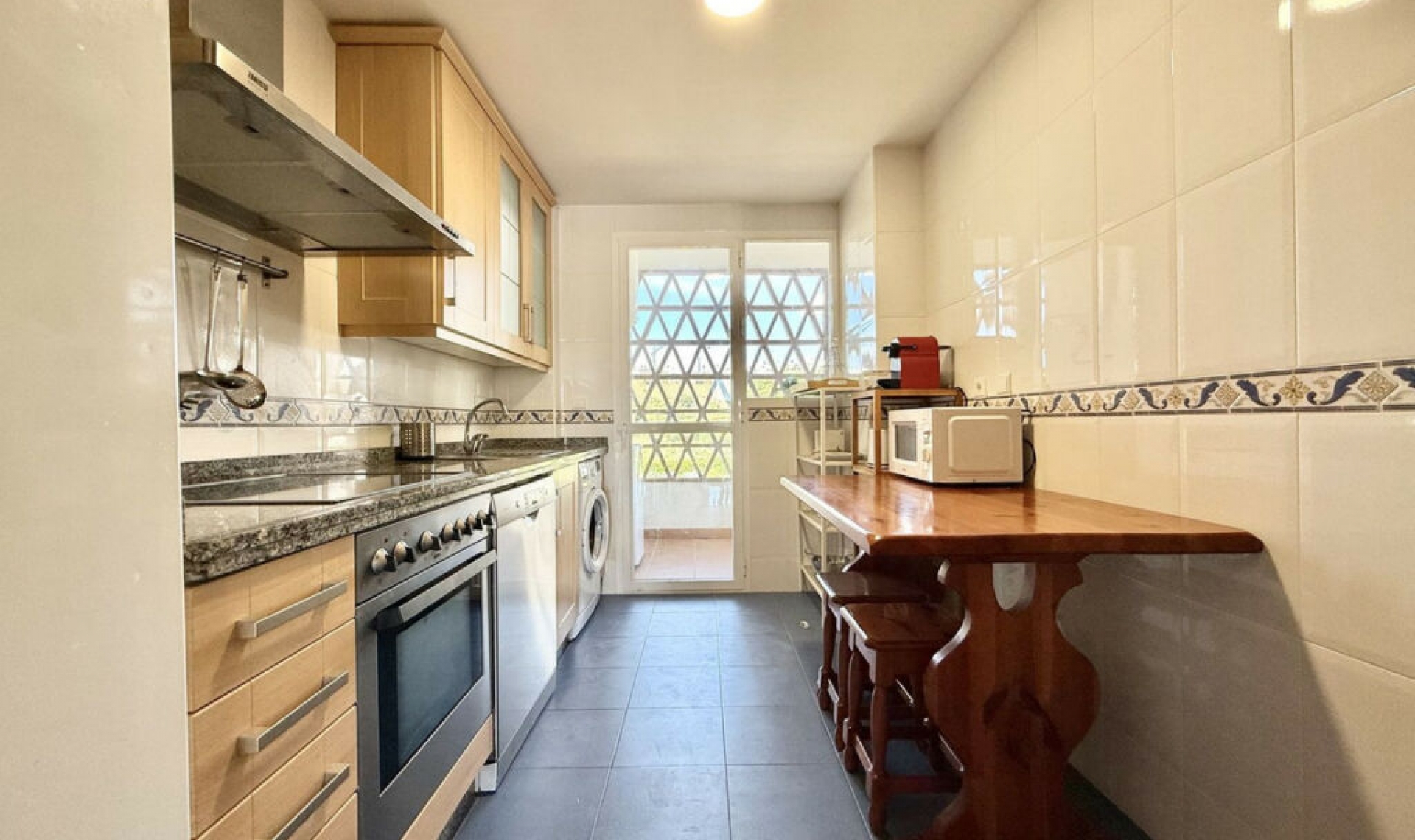 Resale - Apartment -
Selwo