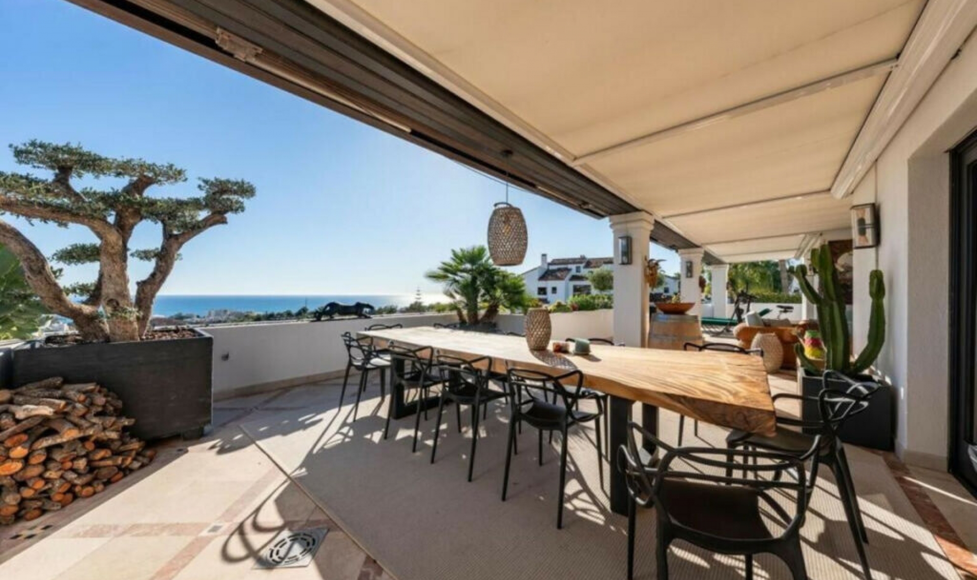 Resale - Apartment -
Sierra Blanca