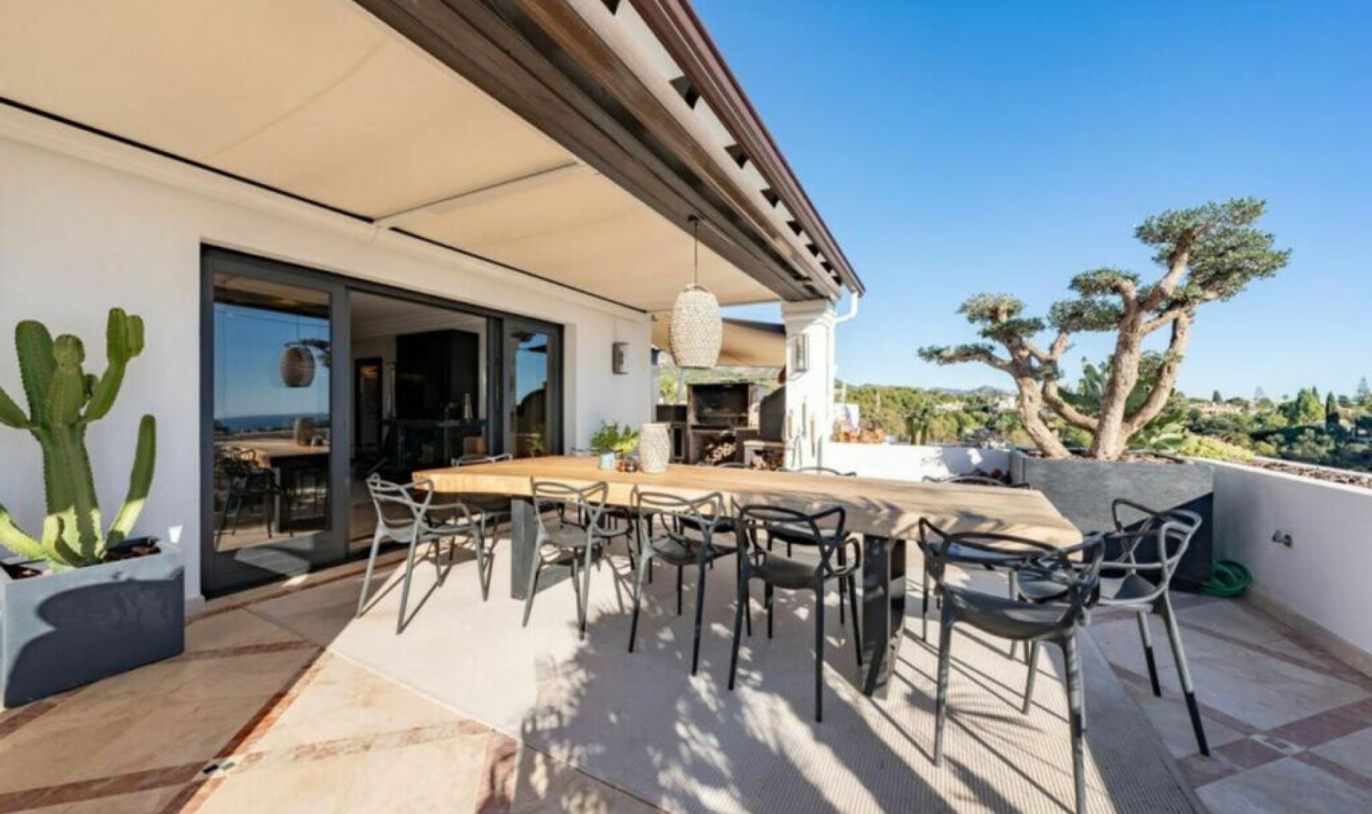 Resale - Apartment -
Sierra Blanca