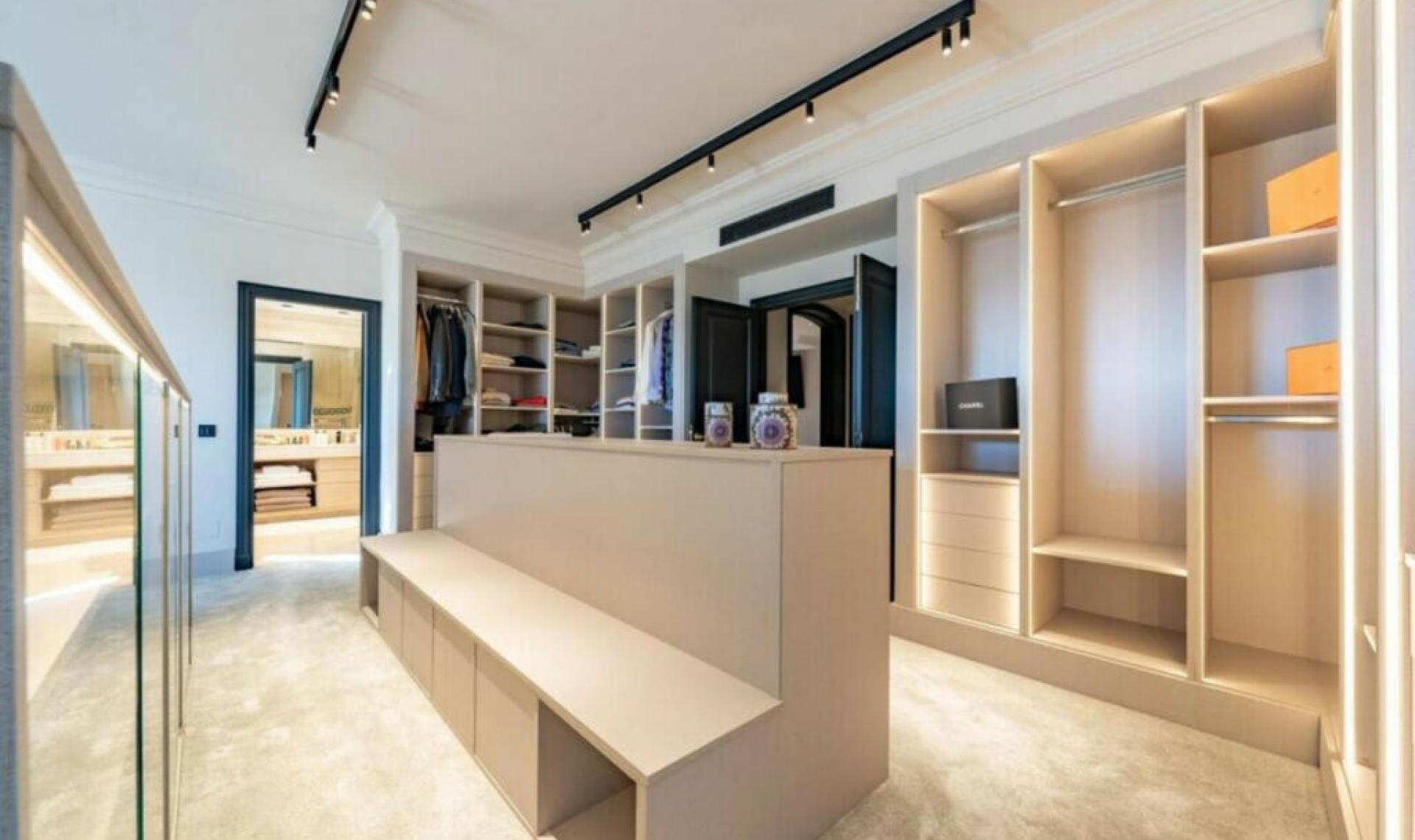 Resale - Apartment -
Sierra Blanca