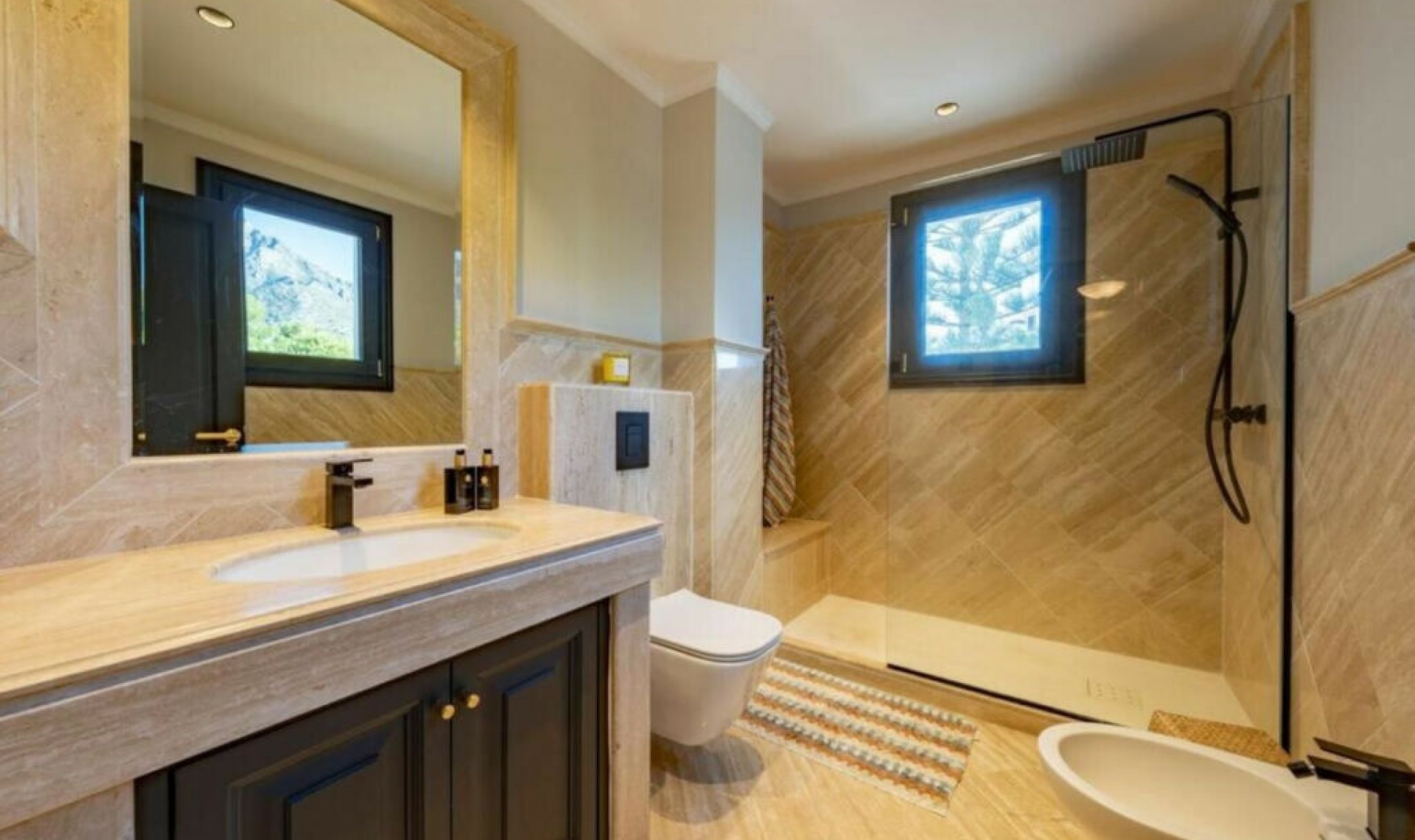 Resale - Apartment -
Sierra Blanca