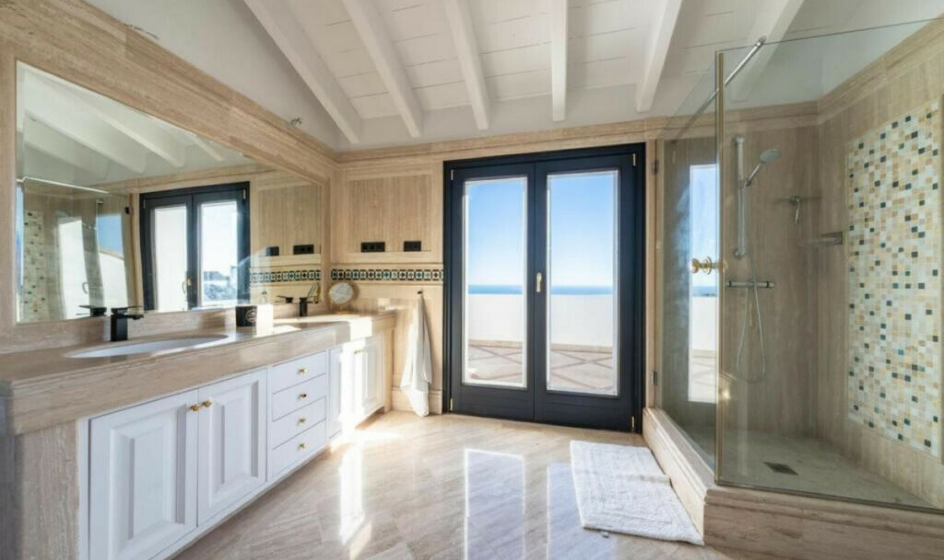 Resale - Apartment -
Sierra Blanca