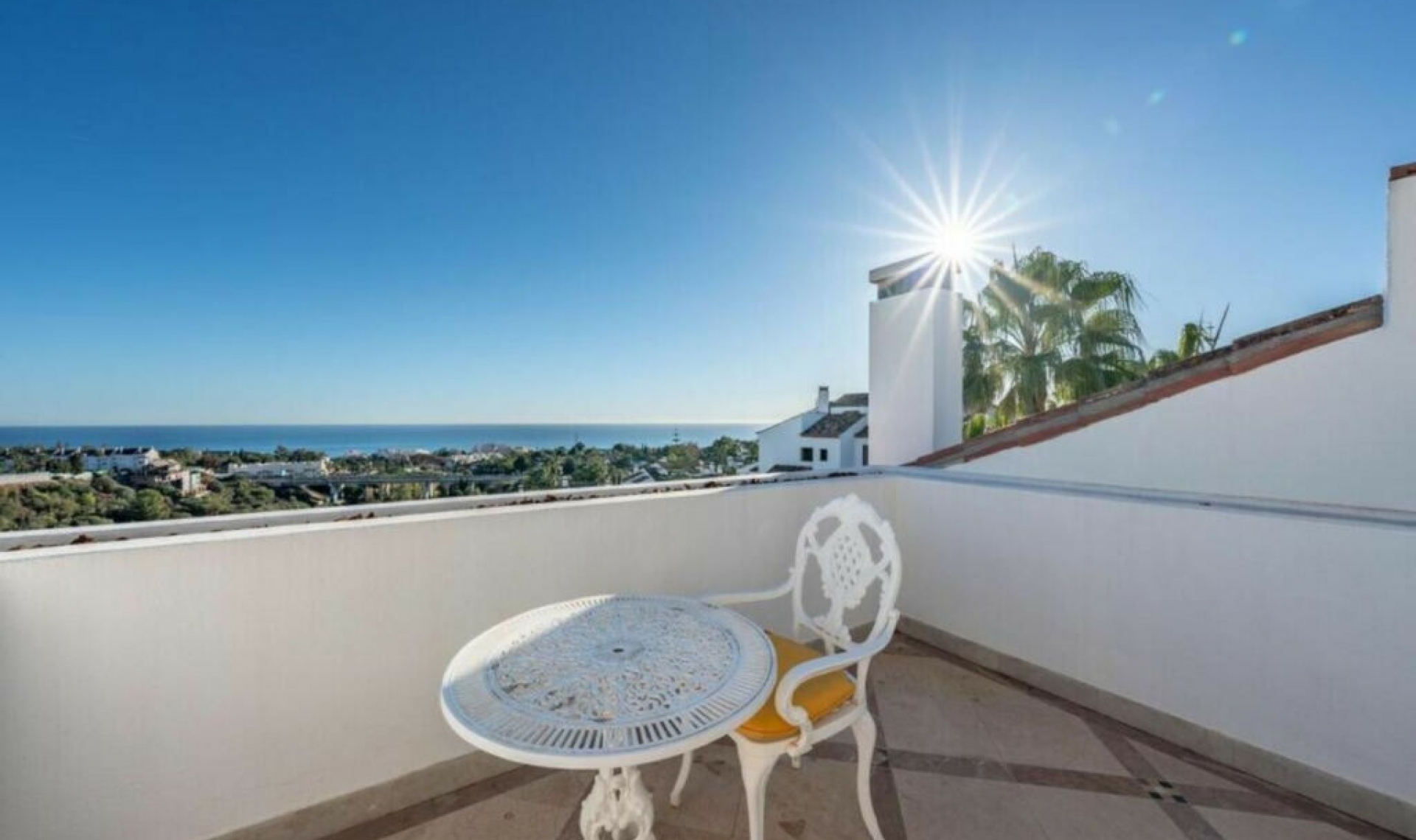 Resale - Apartment -
Sierra Blanca