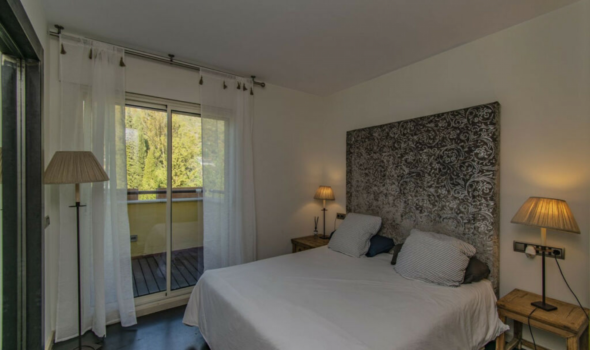 Resale - Apartment -
Sierra Blanca