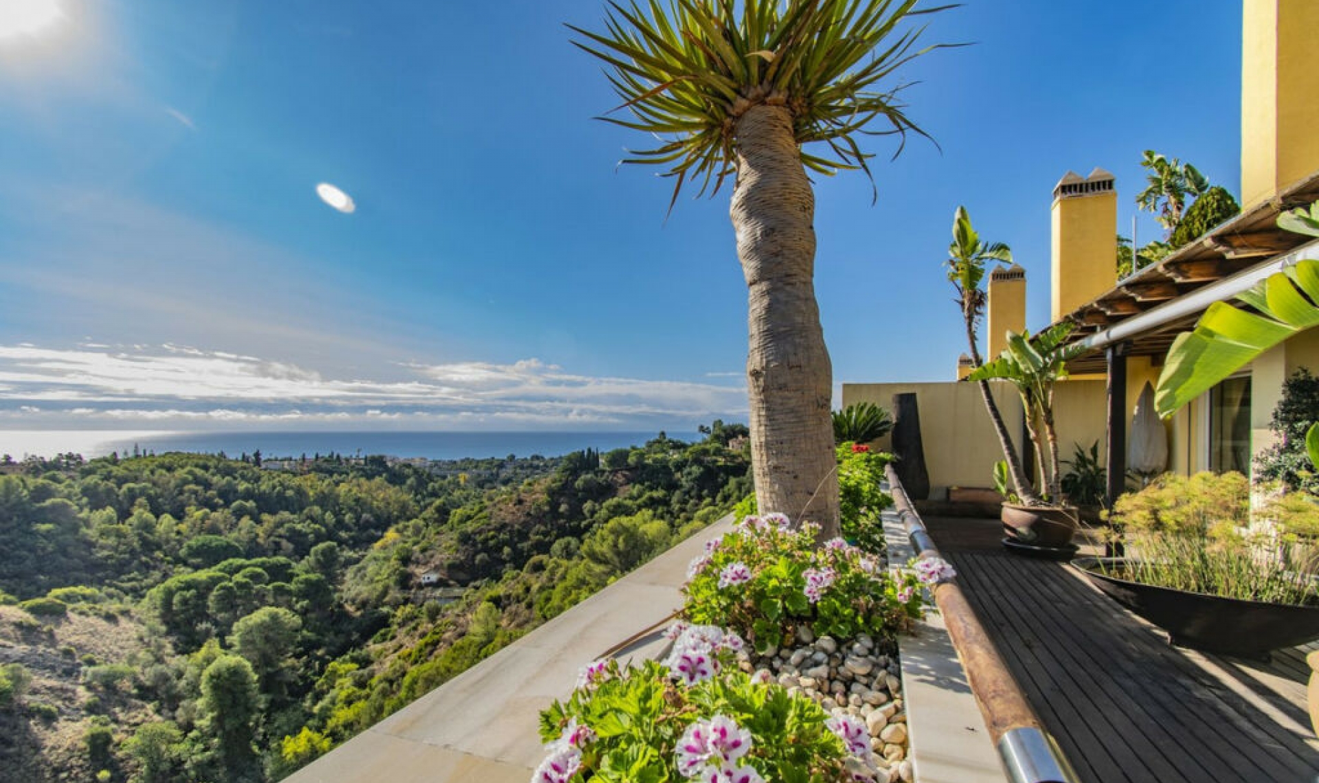 Resale - Apartment -
Sierra Blanca