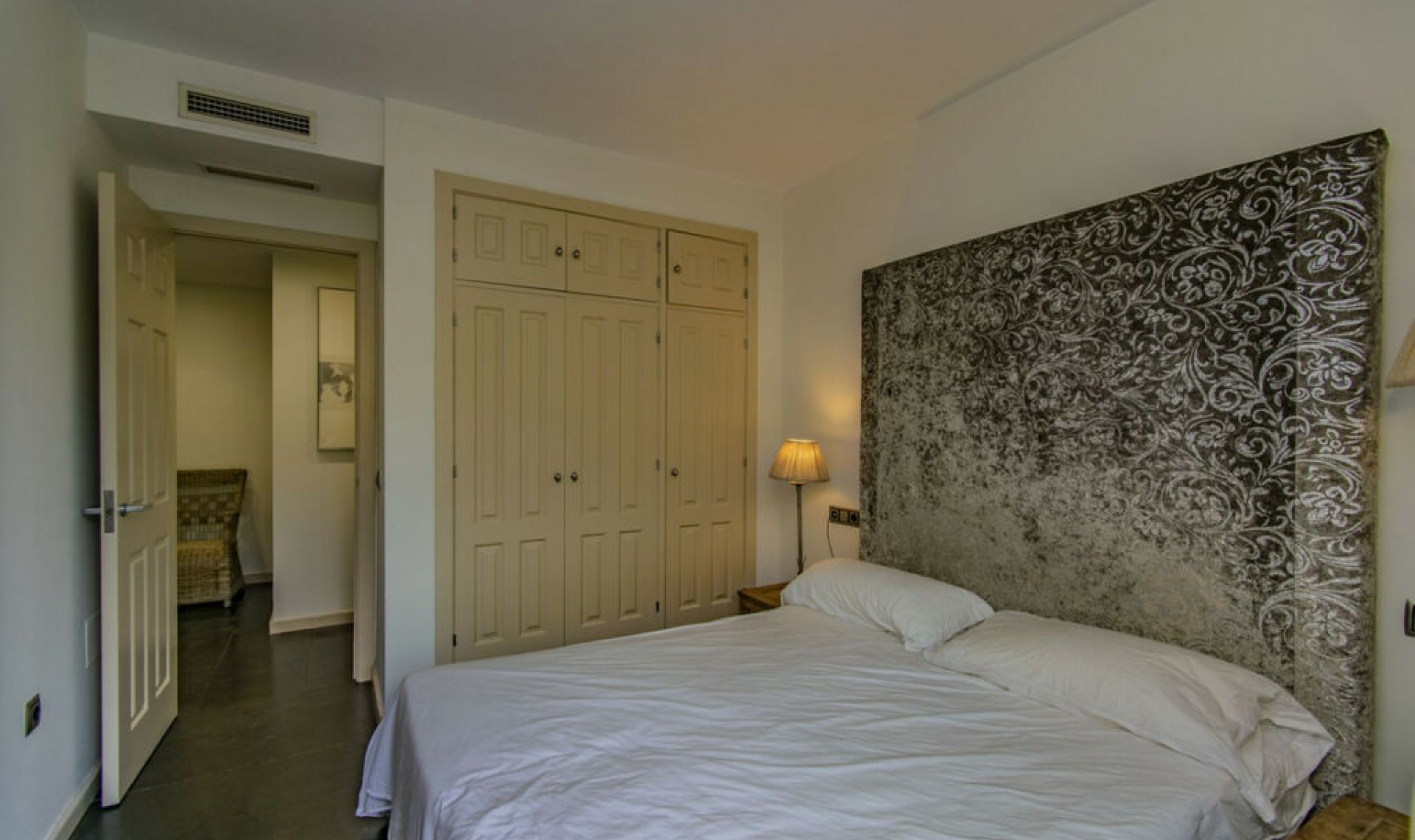 Resale - Apartment -
Sierra Blanca