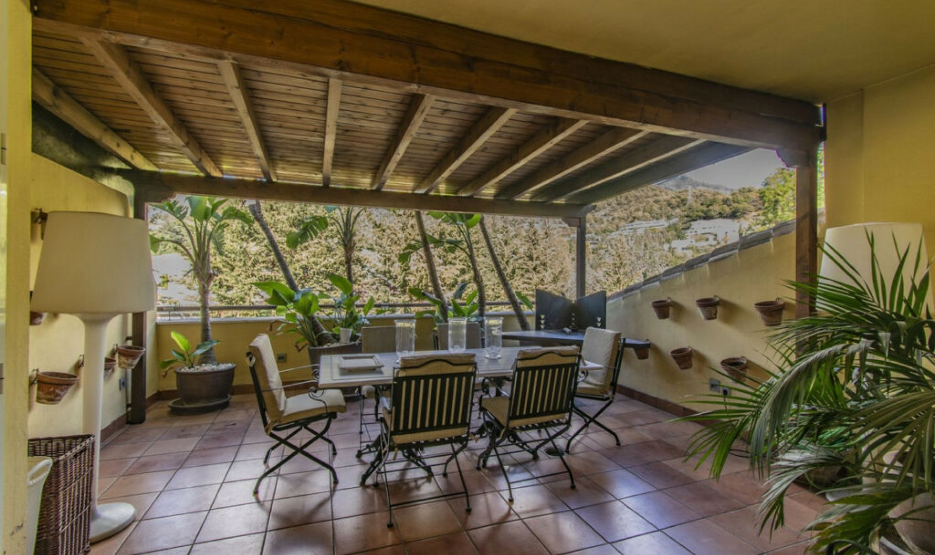 Resale - Apartment -
Sierra Blanca