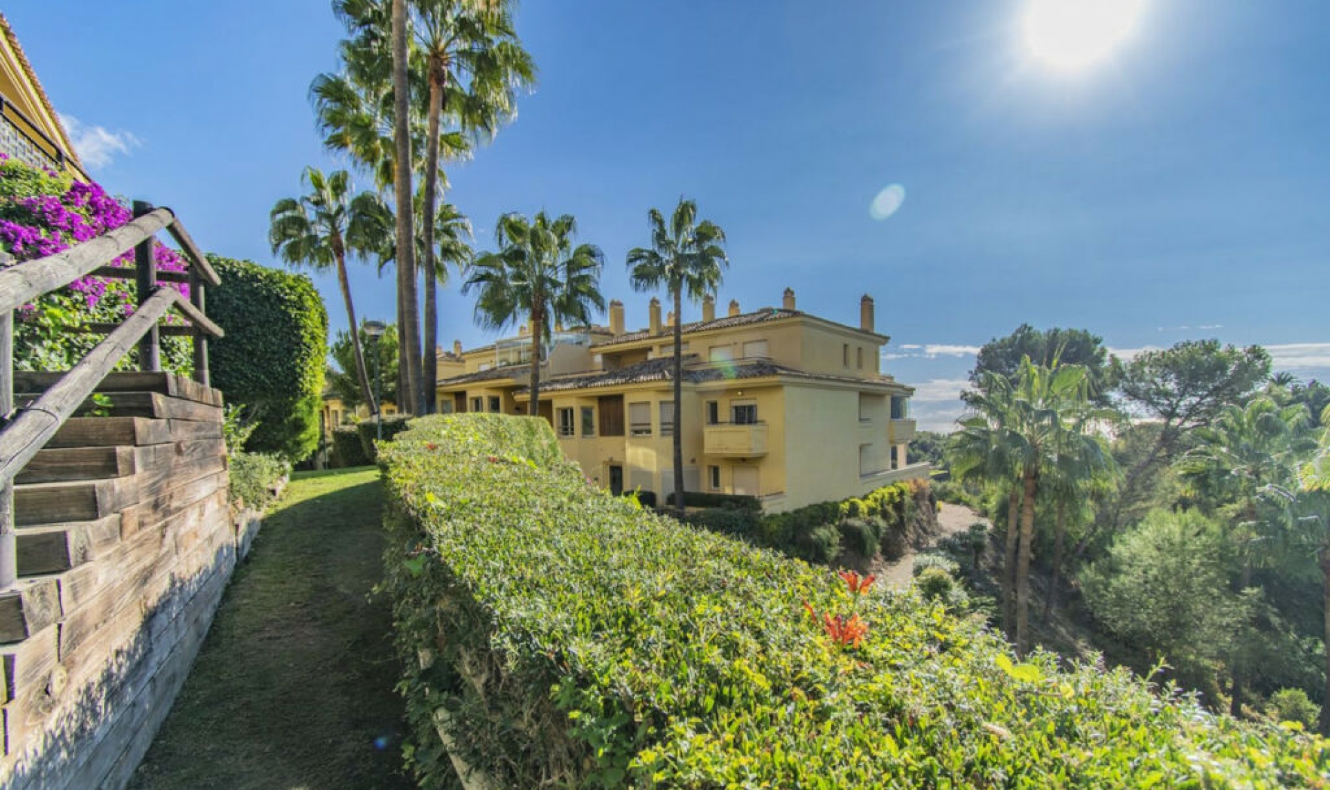 Resale - Apartment -
Sierra Blanca