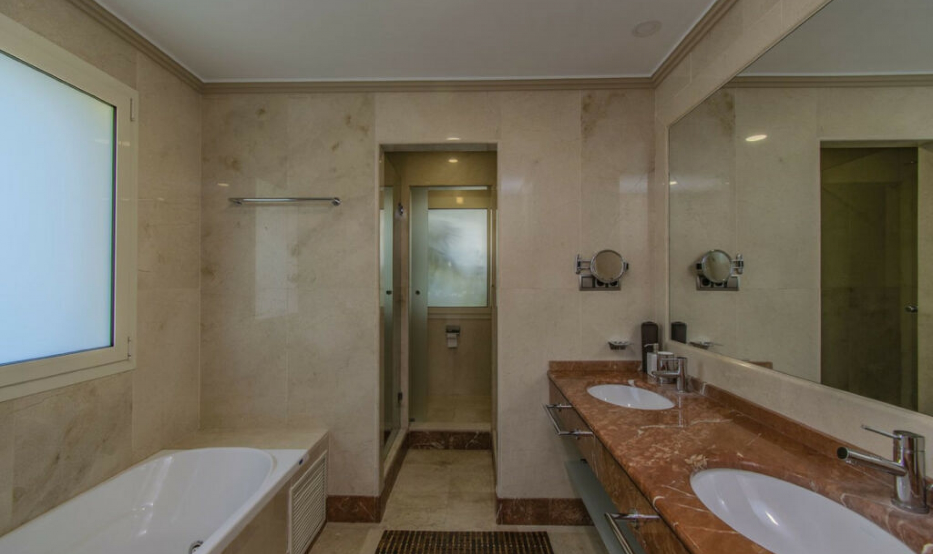Resale - Apartment -
Sierra Blanca