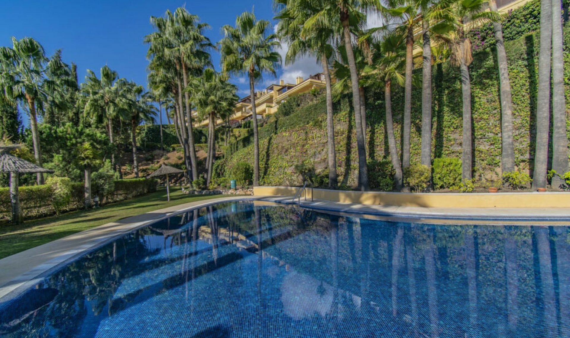 Resale - Apartment -
Sierra Blanca