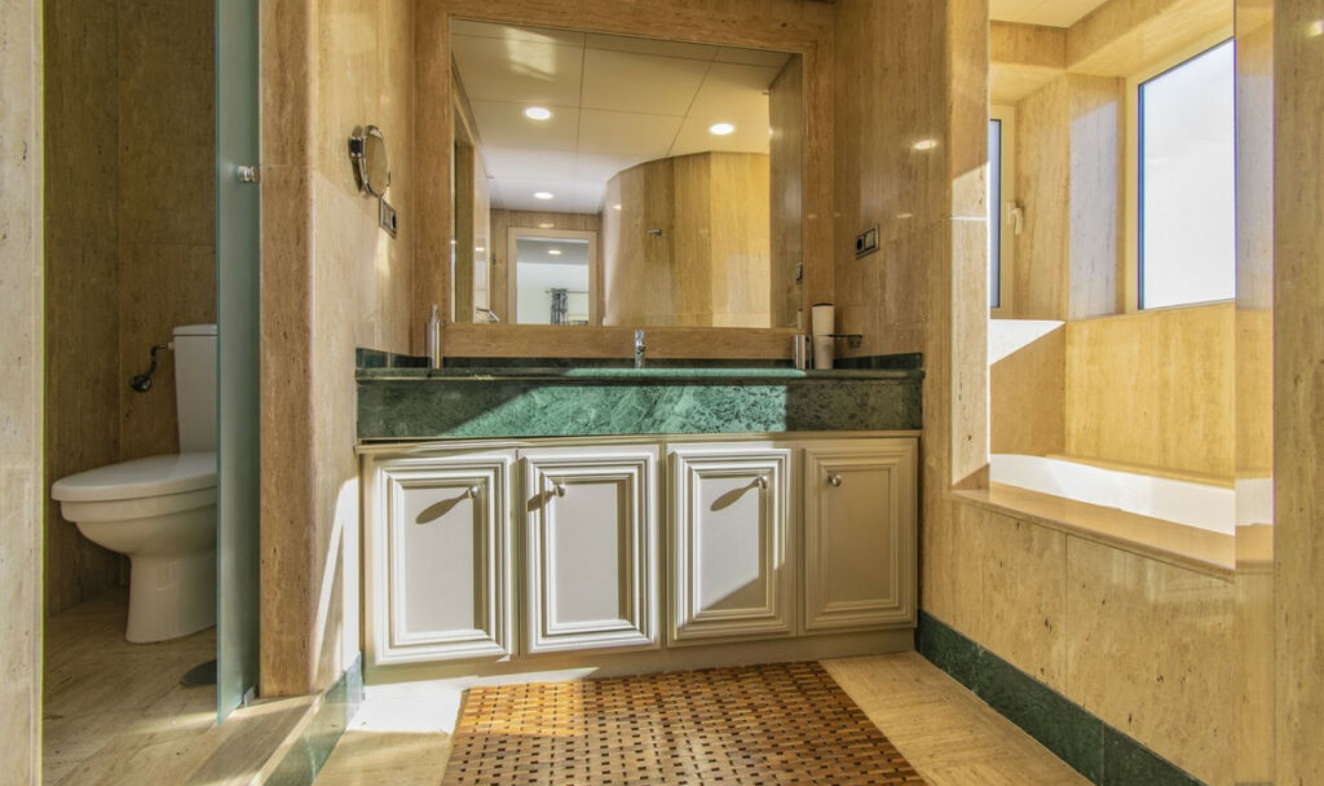 Resale - Apartment -
Sierra Blanca